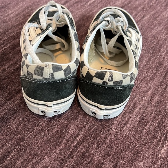 Vans - Picture 2 of 5